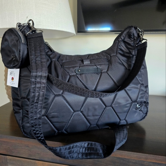 Lug Winger - Picture 1 of 6